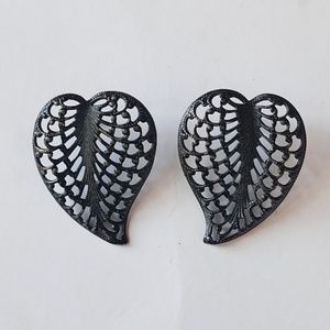 Vintage leaf black metal studded earrings
